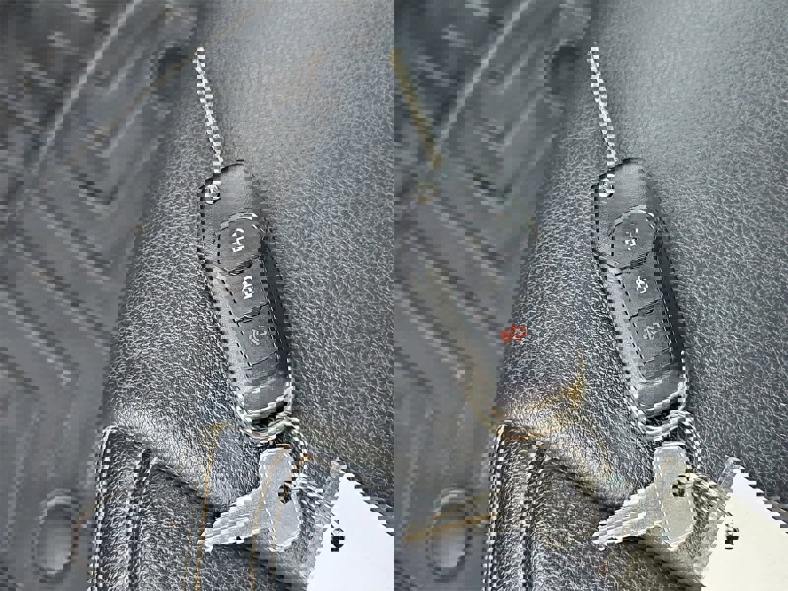 Used 2022 Ford F350 Lariat w/ FX4 Off-Road Package image 36