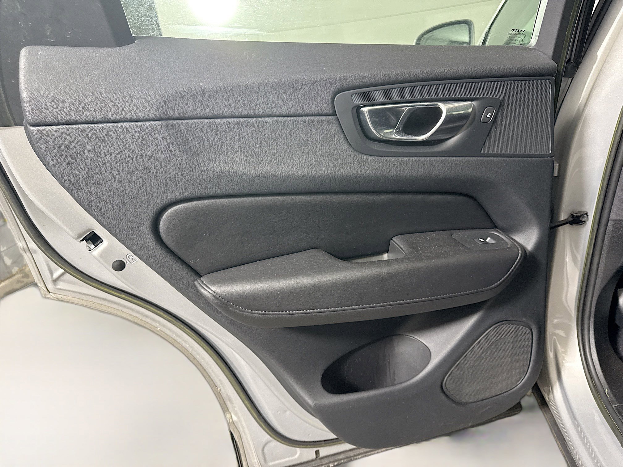 Used 2023 Volvo XC60 B5 Plus w/ Protection Package Premier image 26