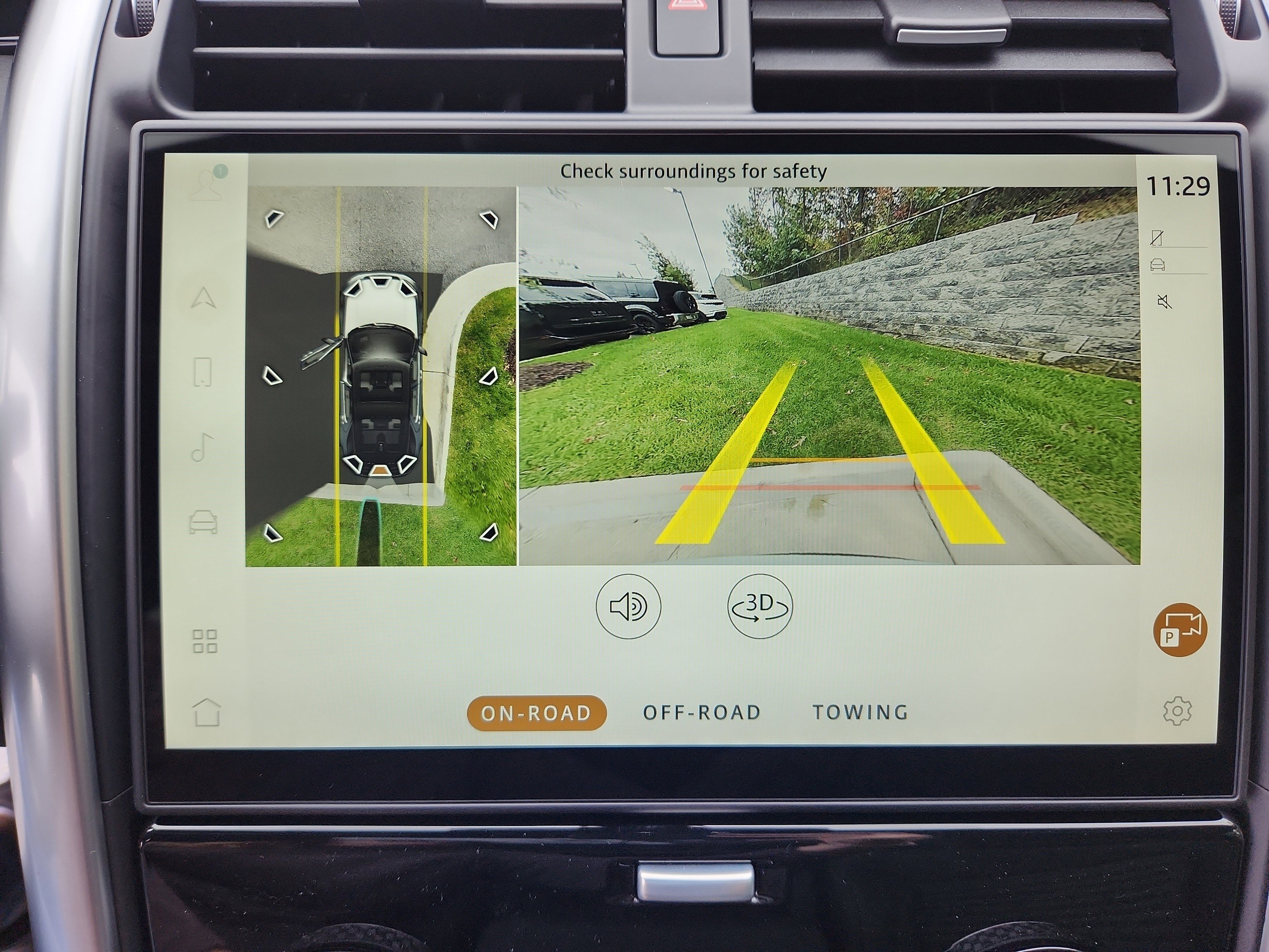 New 2025 Land Rover Discovery S image 22