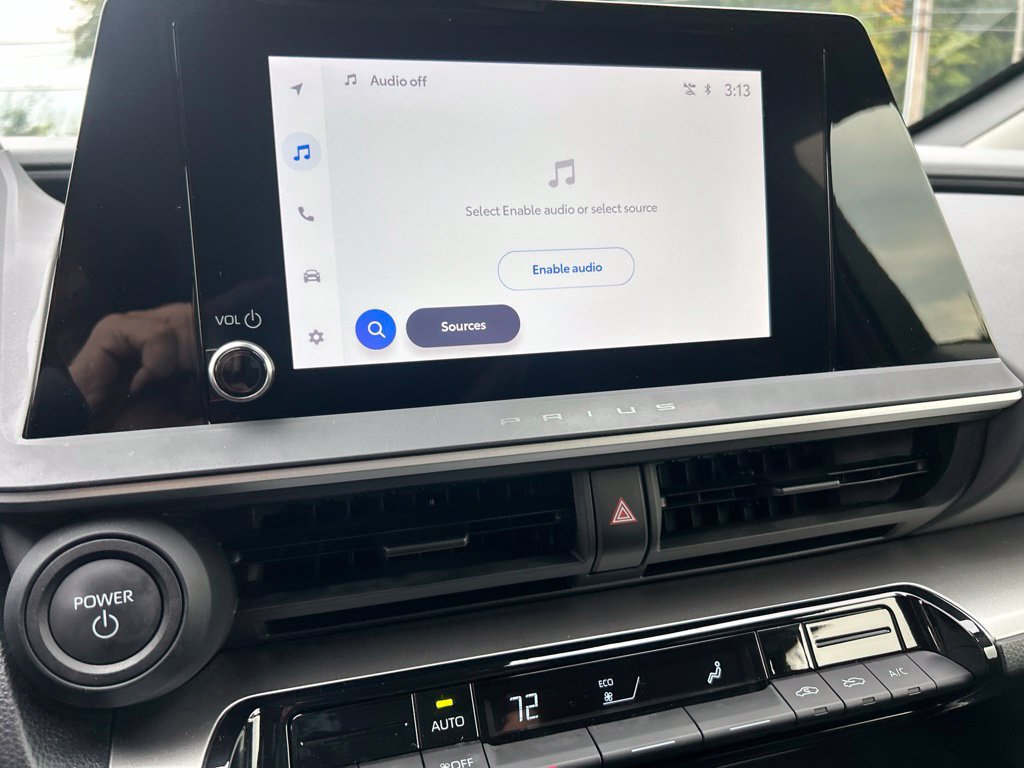 Certified 2024 Toyota Prius LE FWD image 18