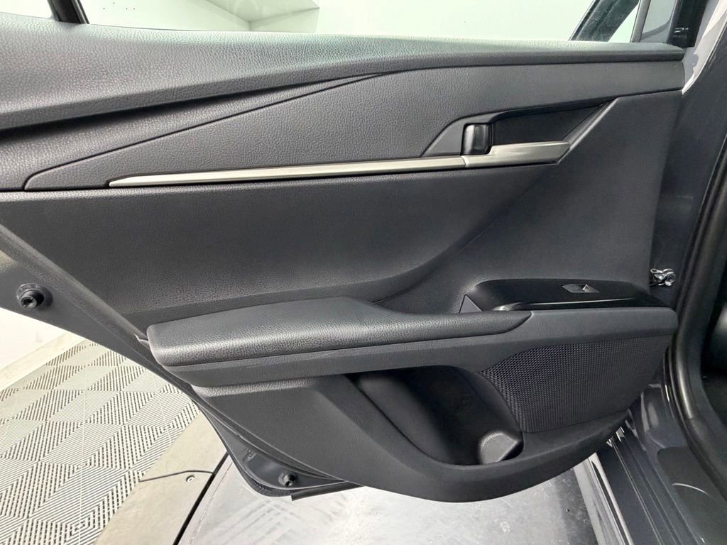 Used 2026 Toyota Camry SE FWD image 38