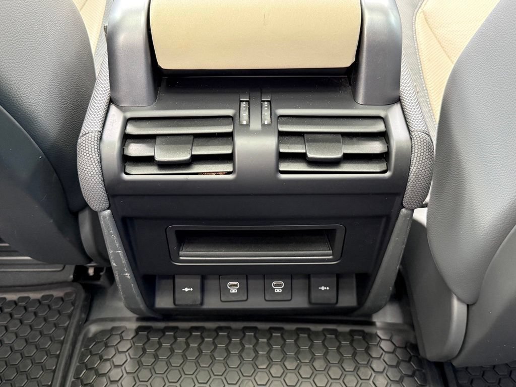 Certified 2022 Land Rover Defender 90 X-Dynamic SE AWD/4WD image 34