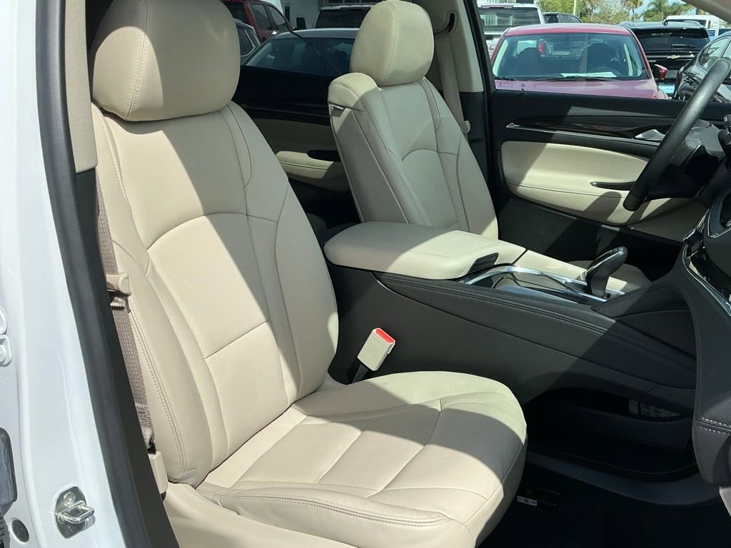 Used 2020 Buick Enclave Premium w/ Sun and Sites Package image 13