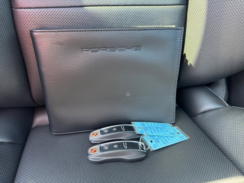 Certified 2025 Porsche Cayenne GTS AWD/4WD image 20