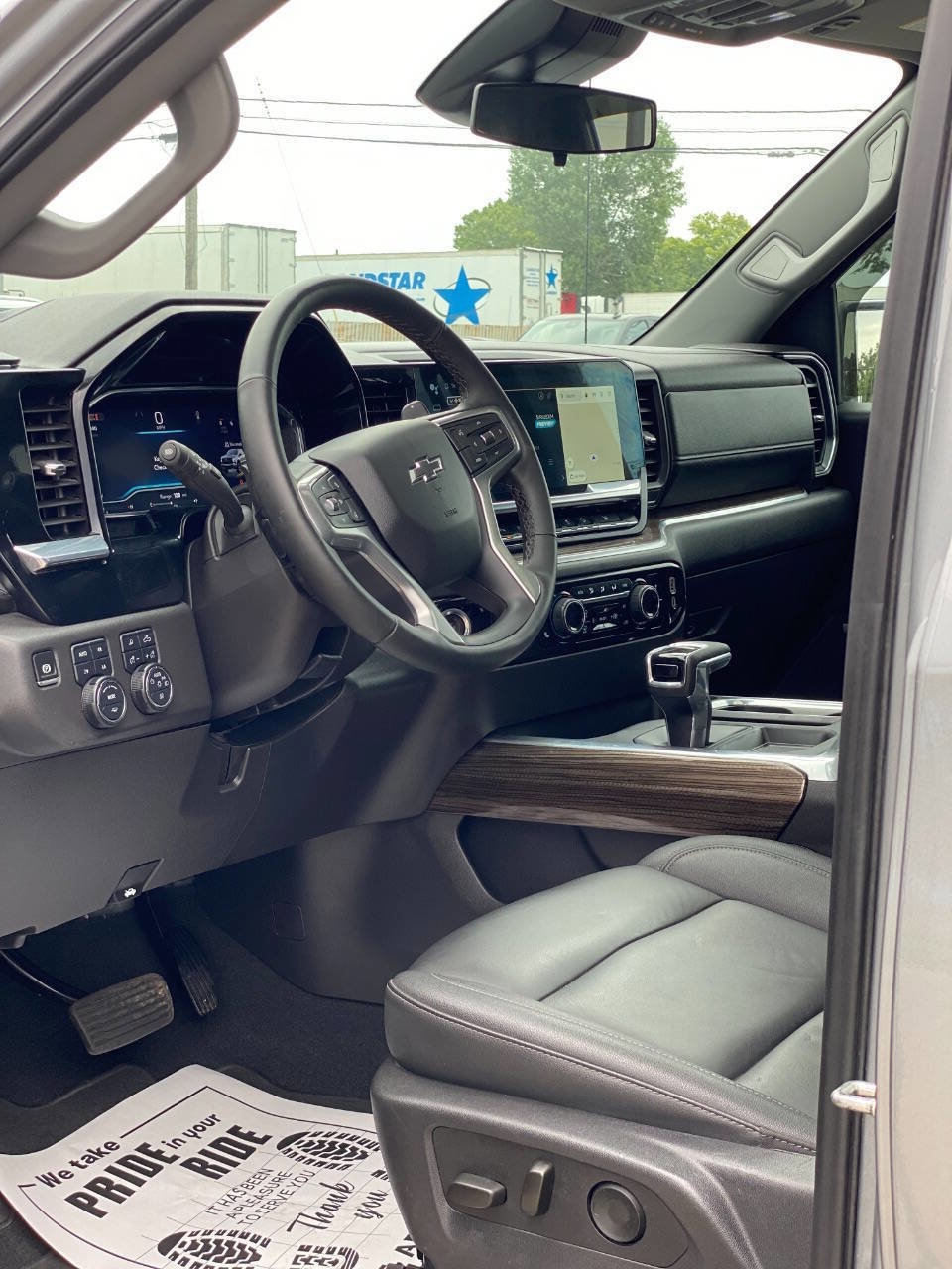 Used 2025 Chevrolet Silverado 1500 LT Trail Boss w/ LT Trail Boss Premium Package image 9