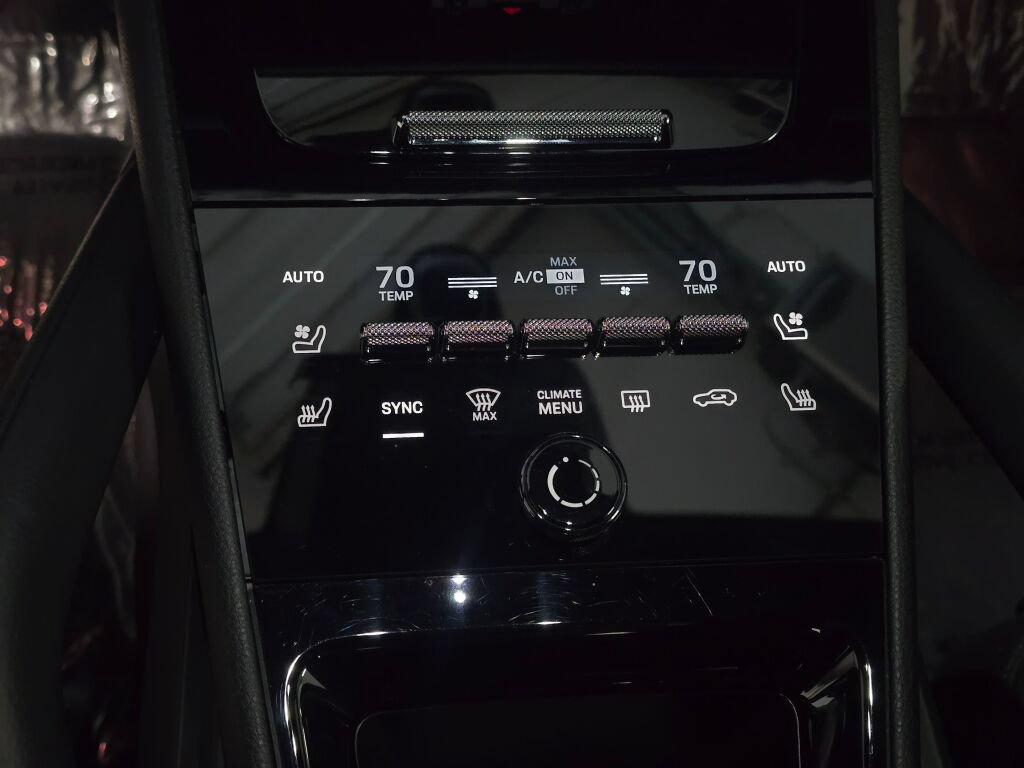 Certified 2025 Porsche Cayenne S AWD/4WD image 17