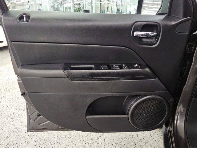 Used 2015 Jeep Patriot High Altitude AWD/4WD image 27