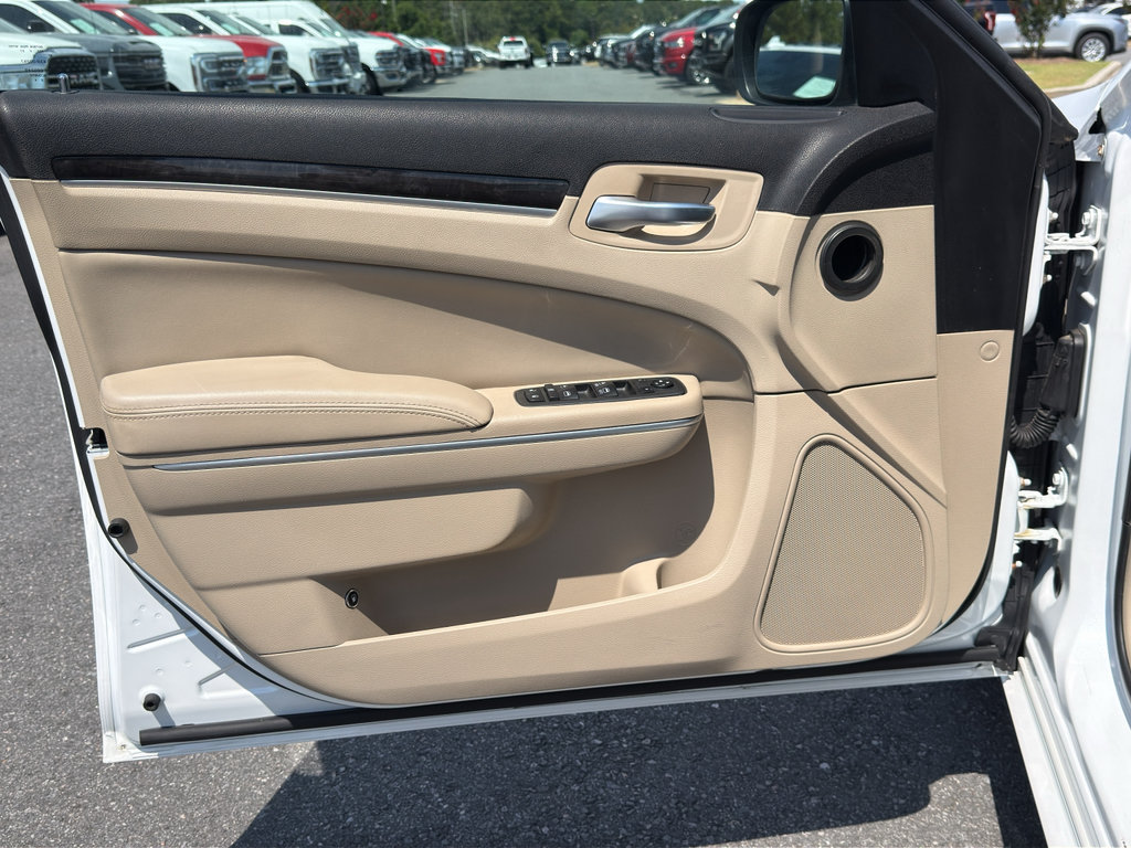 Used 2013 Chrysler 300 RWD image 26