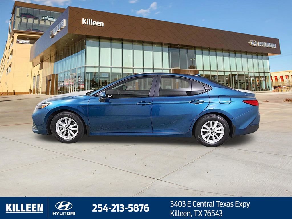 Used 2025 Toyota Camry LE FWD image 4