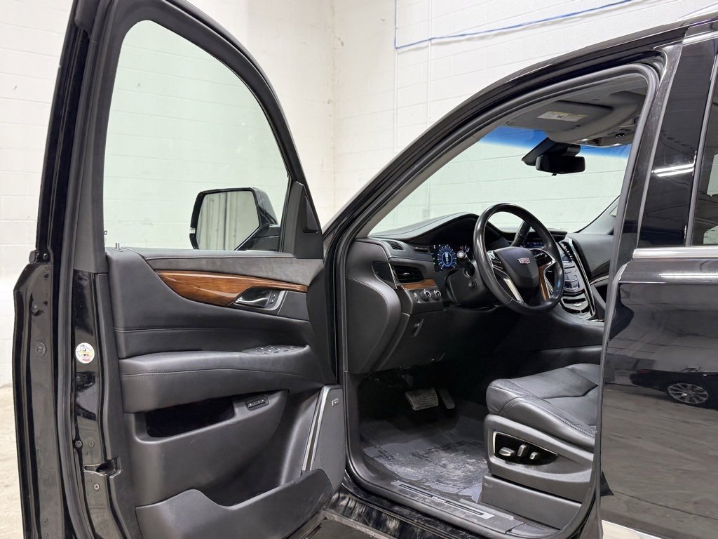 Used 2017 Cadillac Escalade Premium Luxury w/ LPO, Radiant Package image 14