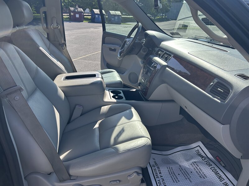 Used 2012 Chevrolet Suburban LT AWD/4WD image 15