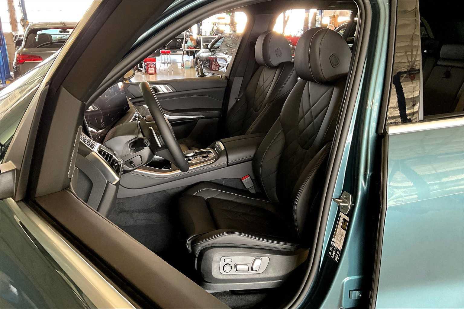 Used 2026 BMW X5 xDrive40i AWD/4WD image 9