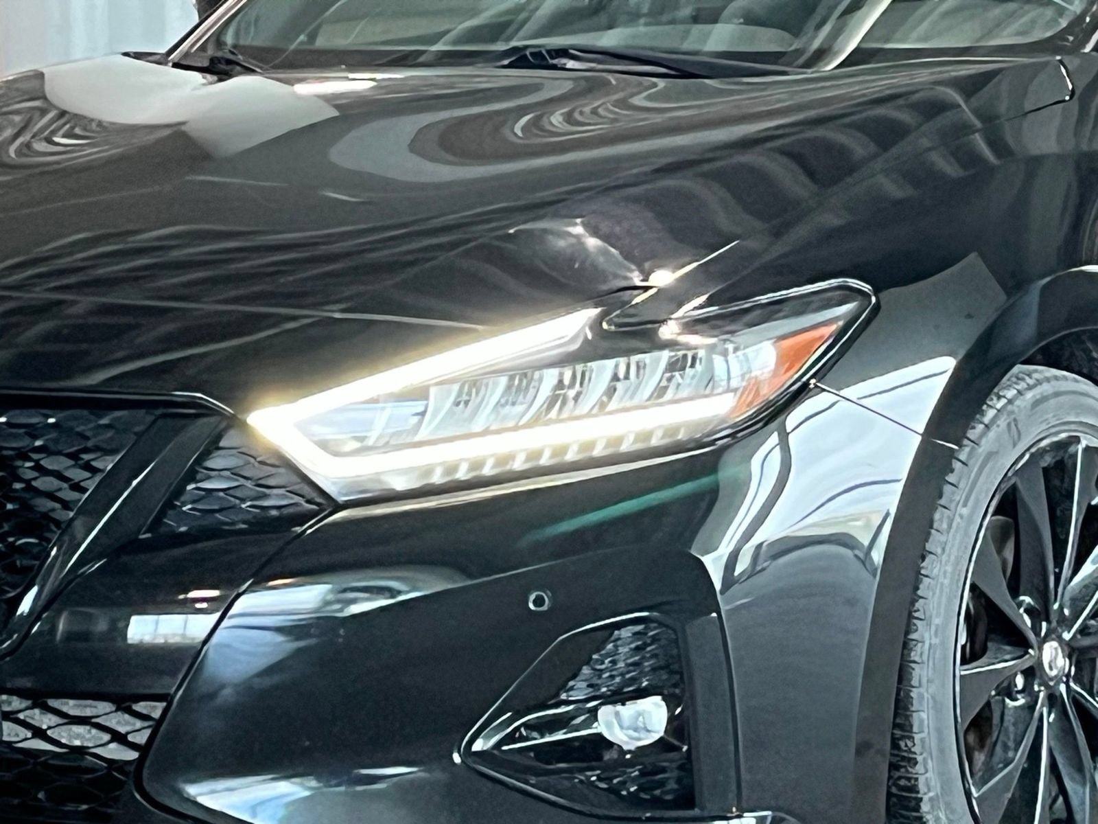 Used 2022 Nissan Maxima SR w/ Sport Mat Group FWD image 5
