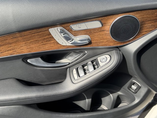 Used 2022 Mercedes-Benz GLC 300 image 19