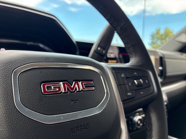 Used 2025 GMC Sierra 2500 SLT w/ SLT Premium Package AWD/4WD image 29