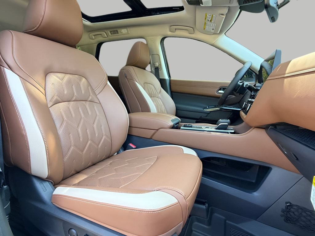 New 2026 Nissan Pathfinder Platinum AWD/4WD image 13