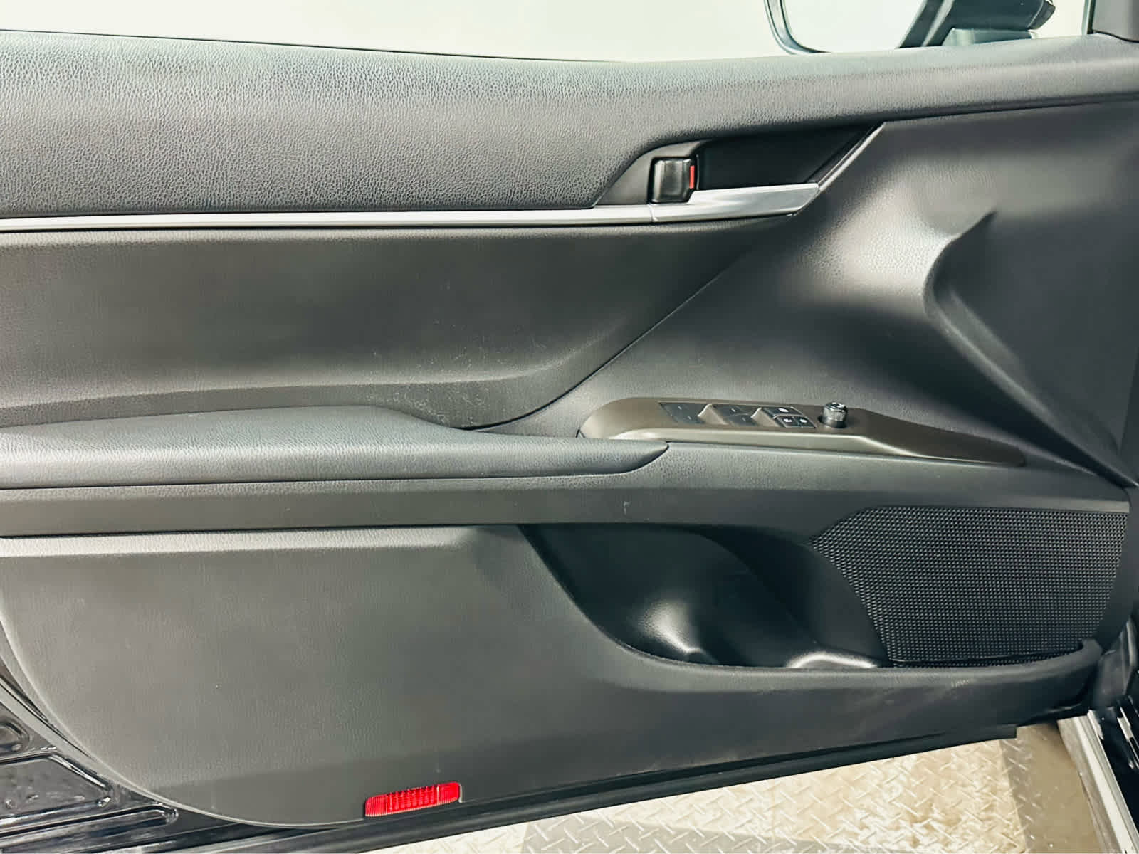 Used 2023 Toyota Camry SE image 25