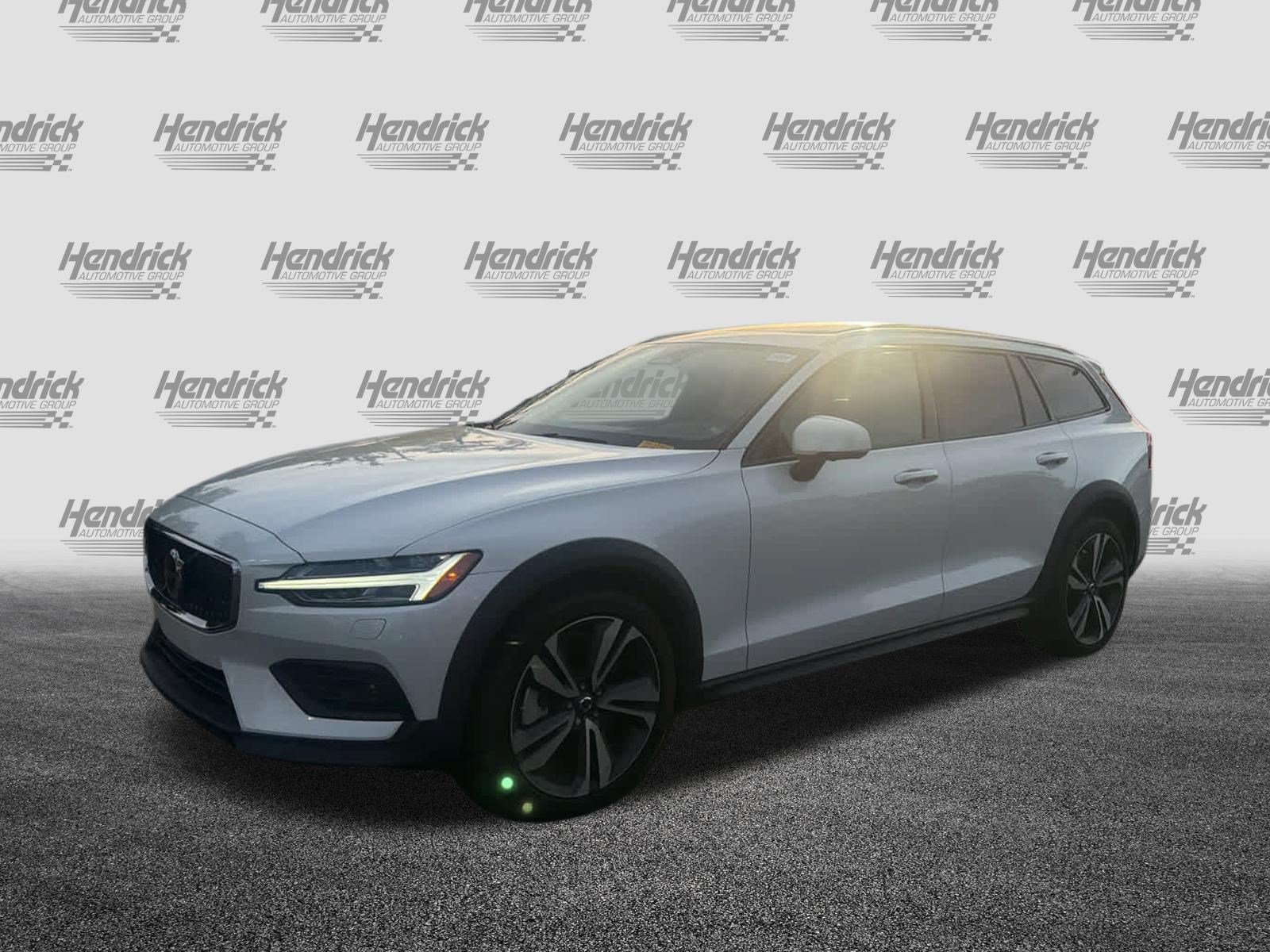 Used 2024 Volvo V60 B5 Cross Country Plus w/ Protection Package Premier AWD/4WD image 10