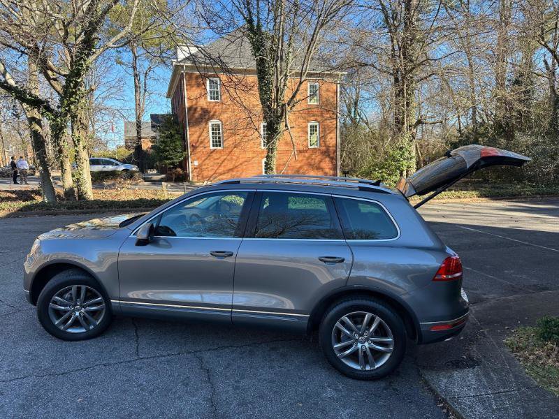 Used 2015 Volkswagen Touareg VR6 AWD/4WD image 14