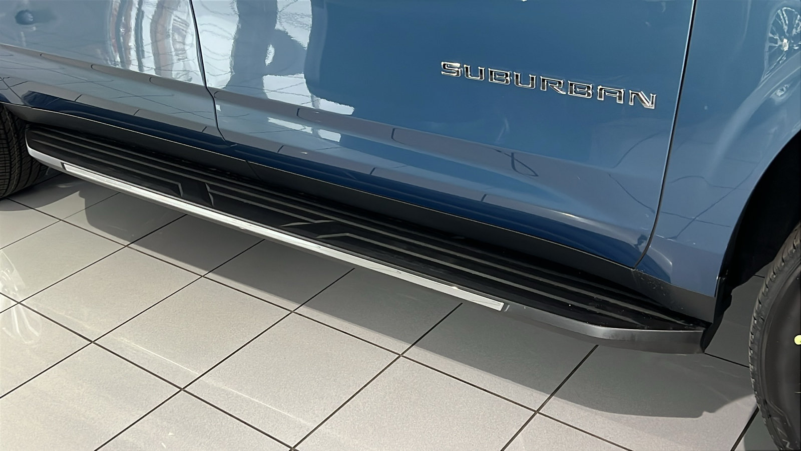 New 2026 Chevrolet Suburban Premier w/ Sun And Tow Package AWD/4WD image 5
