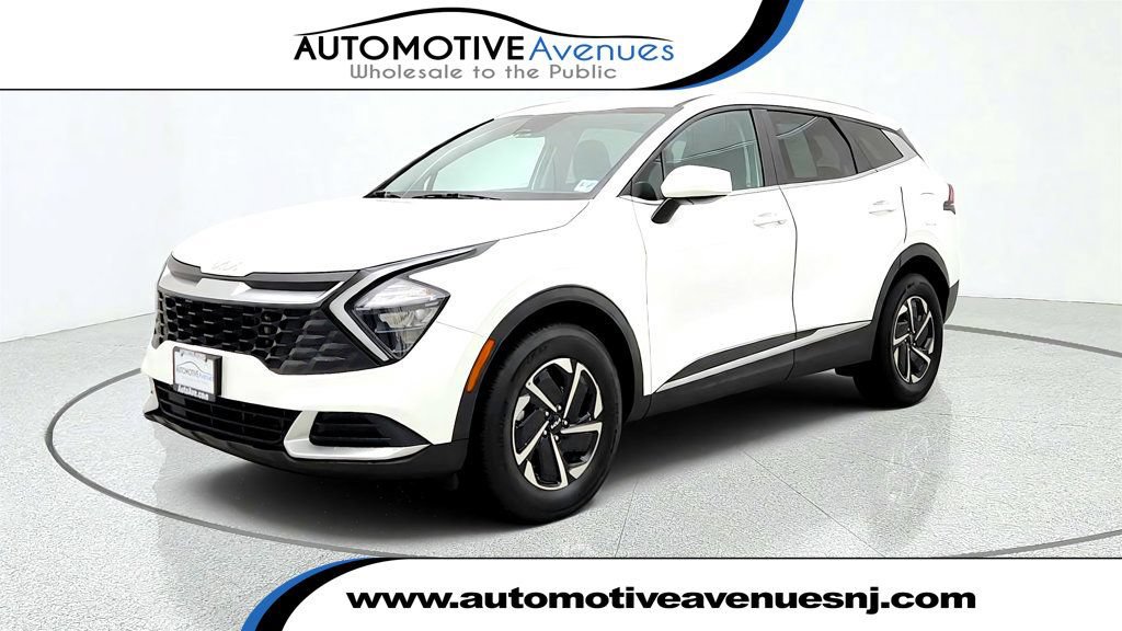 Used 2023 Kia Sportage LX AWD/4WD image 1