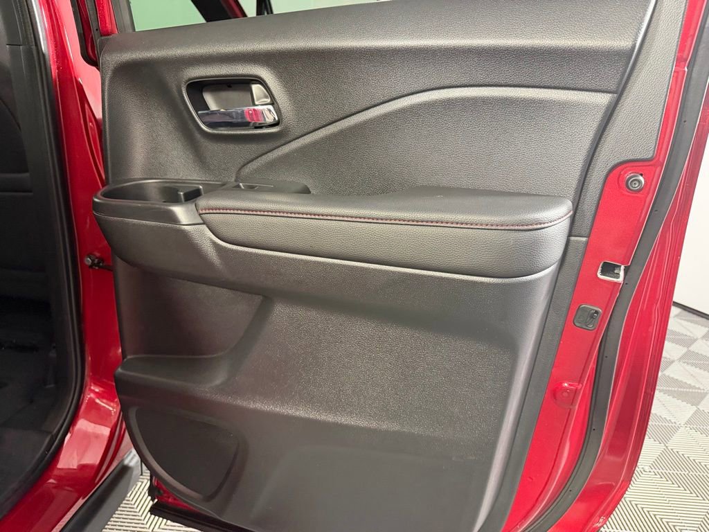 Used 2025 Honda Ridgeline Black Edition image 28