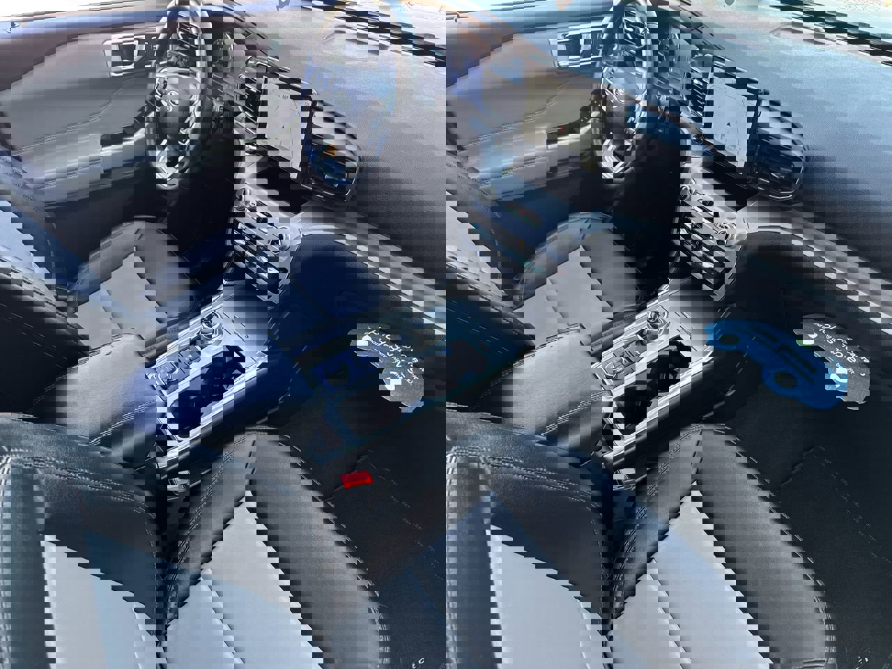 Used 2022 Ford Explorer XLT w/ Equipment Group 202A image 30