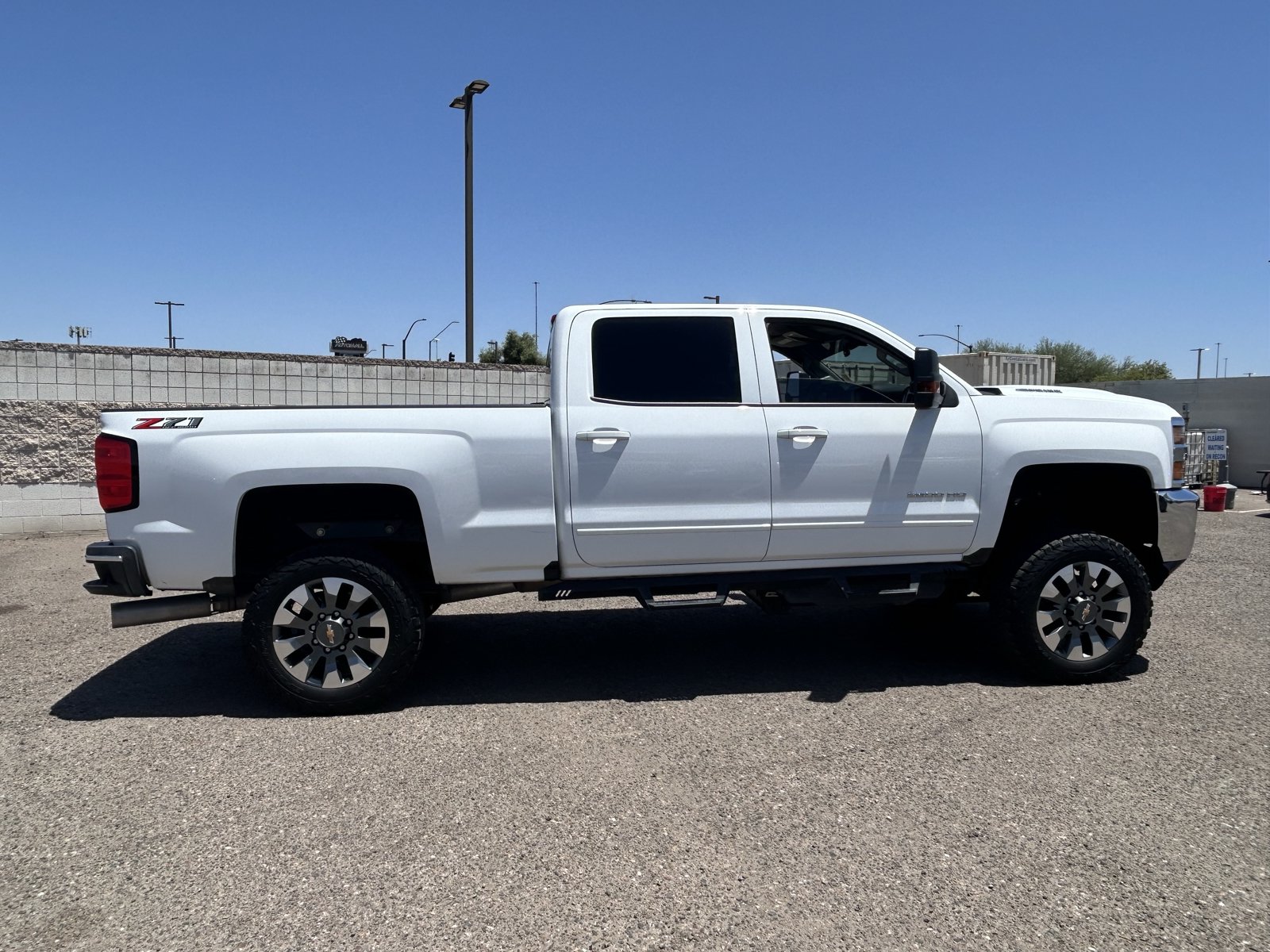 Used 2019 Chevrolet Silverado 2500 LT AWD/4WD image 5