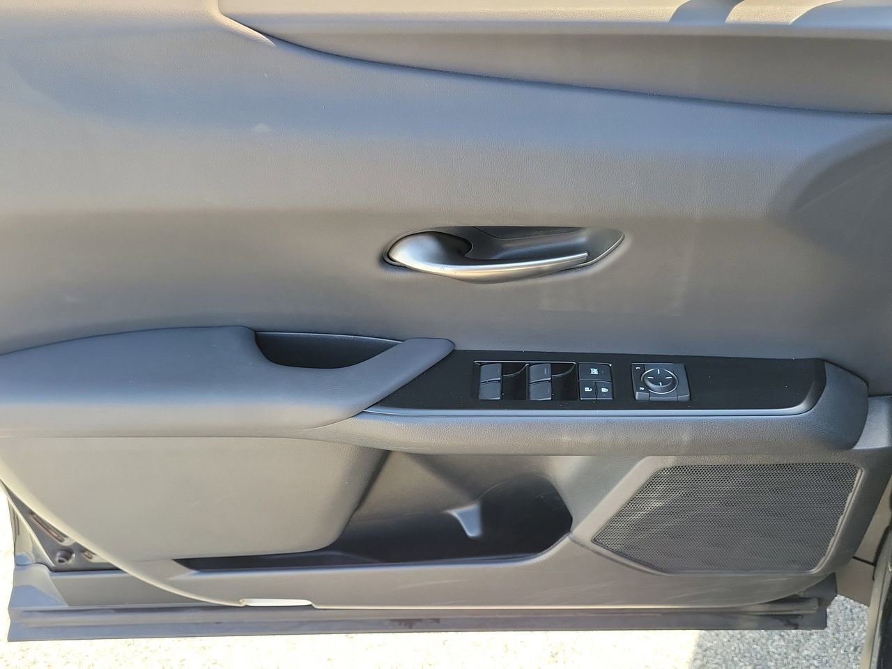 Used 2021 Lexus UX 200 image 24