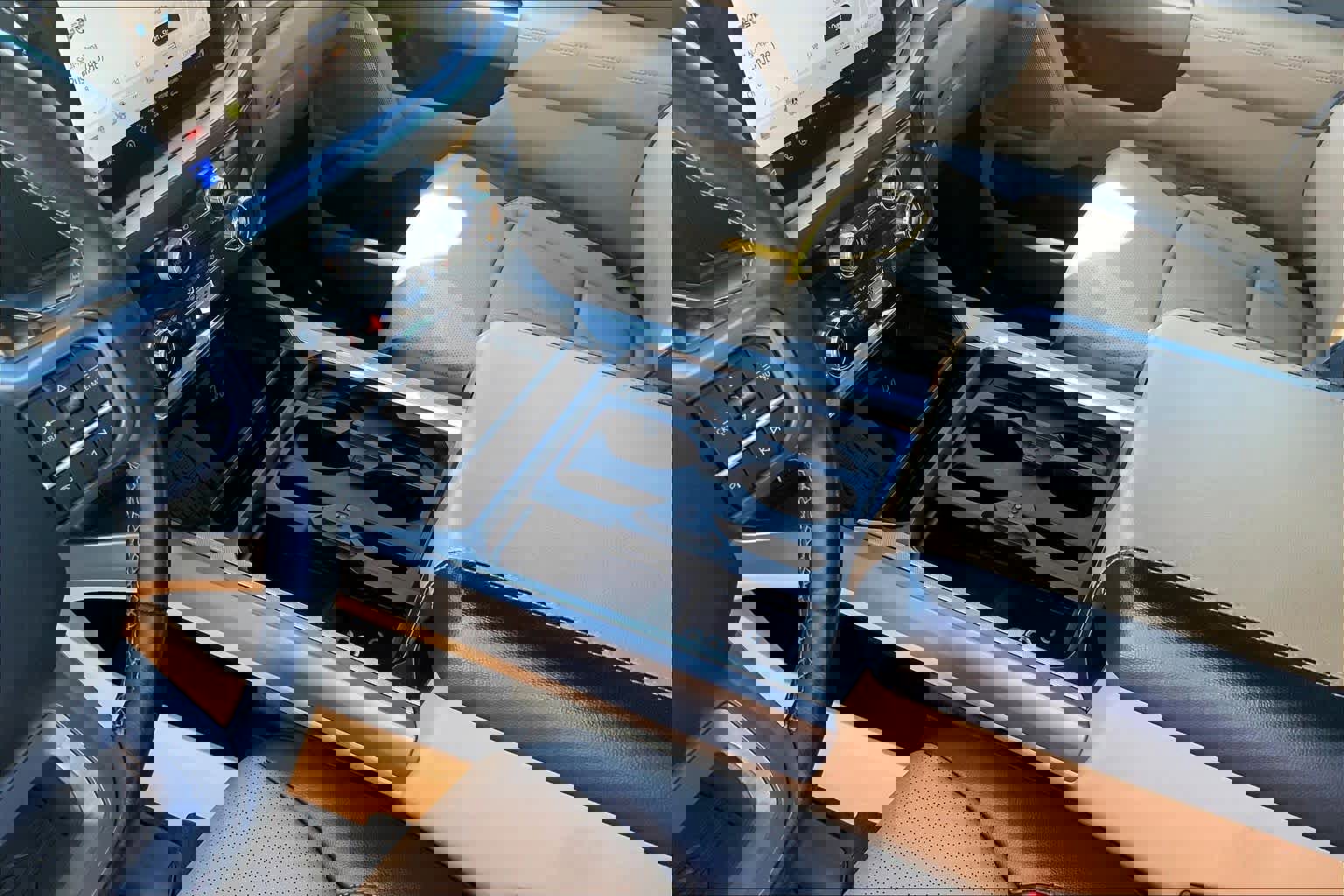 Used 2025 Ford F350 Lariat image 17