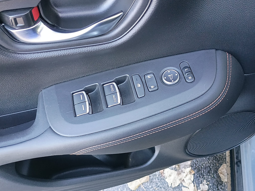 Used 2024 Honda HR-V Sport image 17