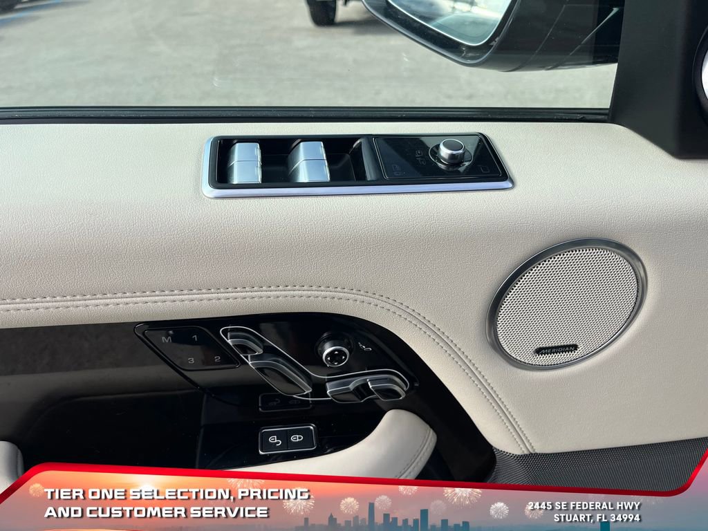 Used 2020 Land Rover Range Rover HSE image 22