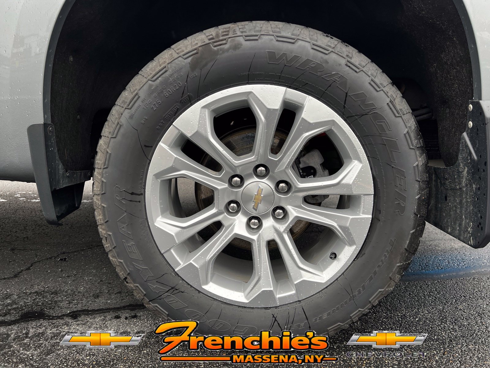 Used 2024 Chevrolet Silverado 1500 LTZ w/ LTZ Premium Package AWD/4WD image 6