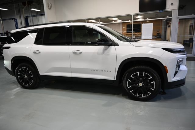 New 2026 Chevrolet Traverse LT w/ Sun and Wheel Package image 4
