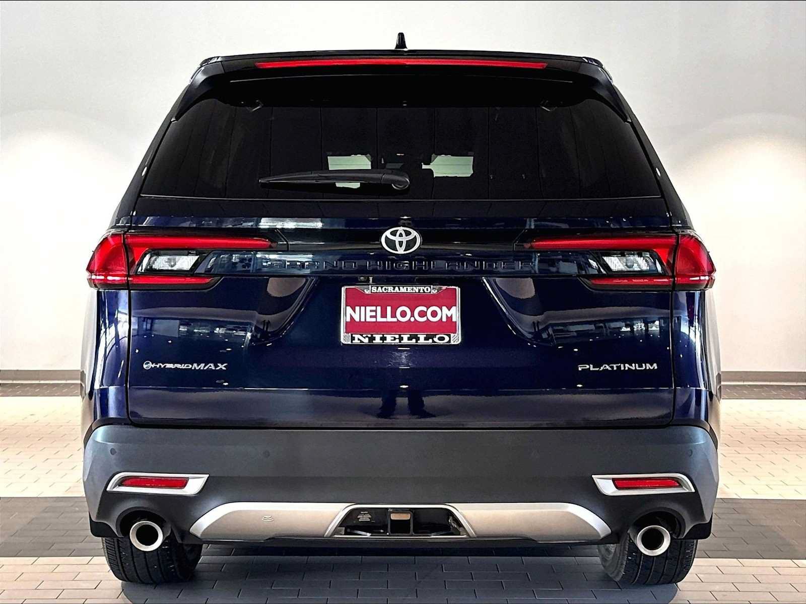 Used 2025 Toyota Grand Highlander AWD Hybrid image 9