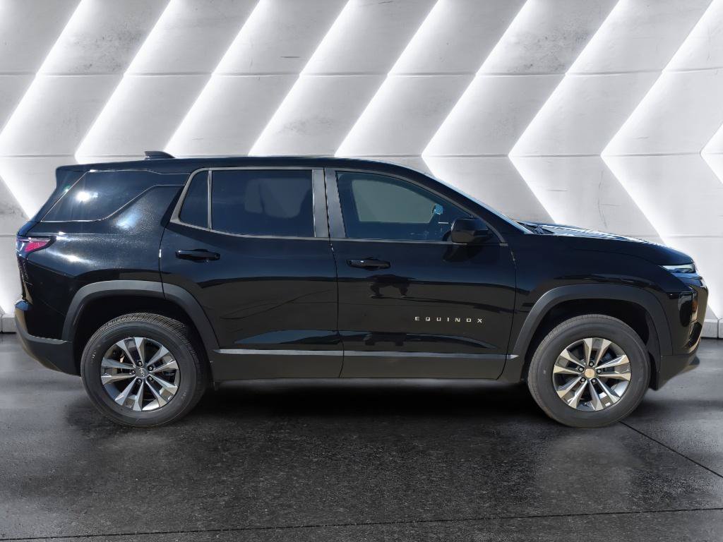 New 2027 Chevrolet Equinox LT w/ LPO, Floor Liner Package FWD image 4