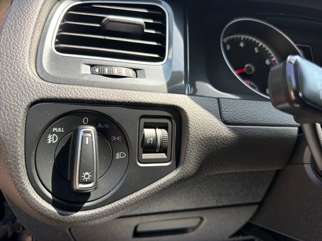 Used 2019 Volkswagen Golf Alltrack S AWD/4WD image 18