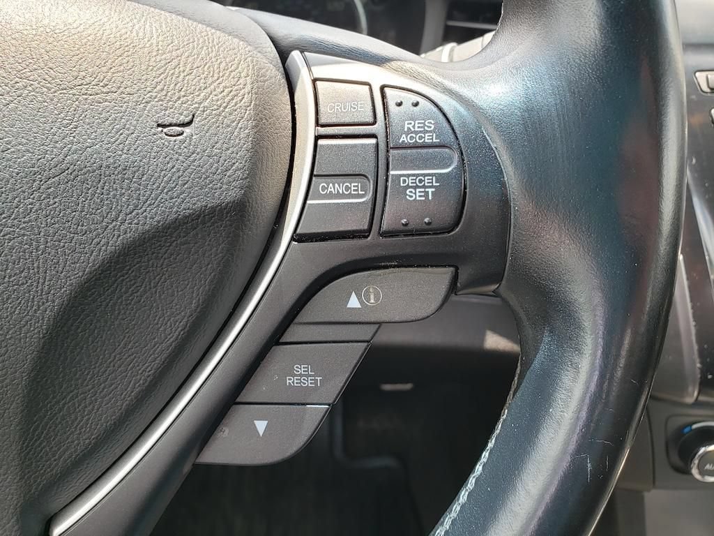 Used 2013 Acura ILX w/ Premium Package FWD image 9