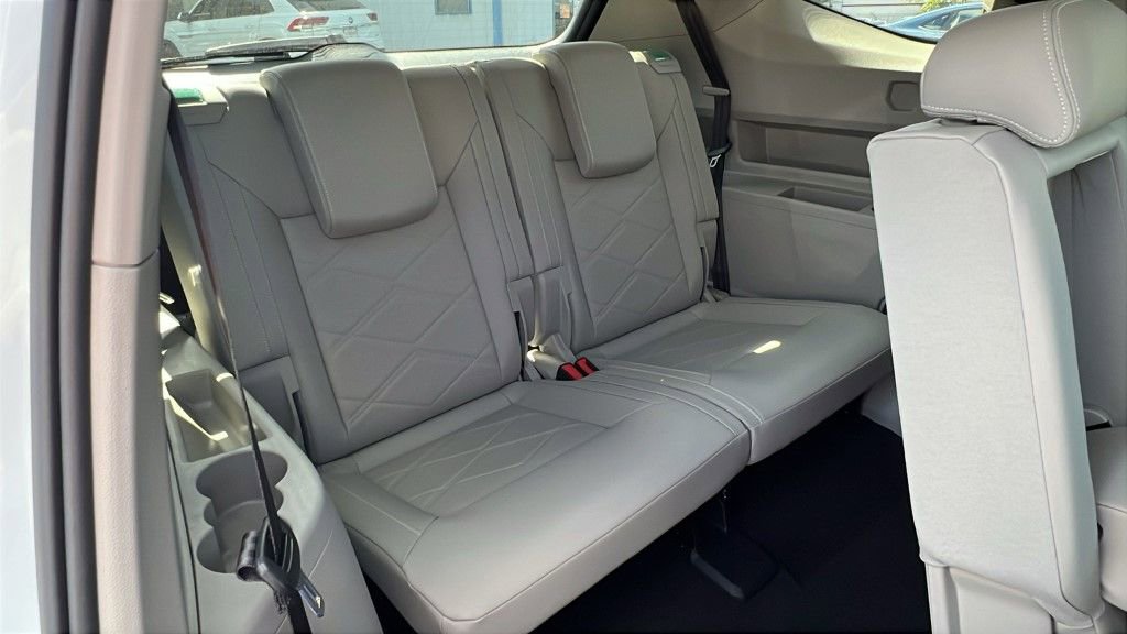 New 2026 Volkswagen Atlas SE image 12