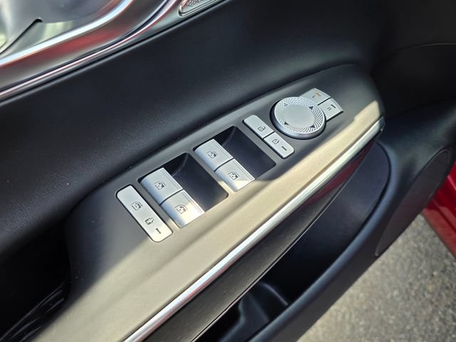 Used 2025 Genesis GV70 2.5T AWD/4WD image 23