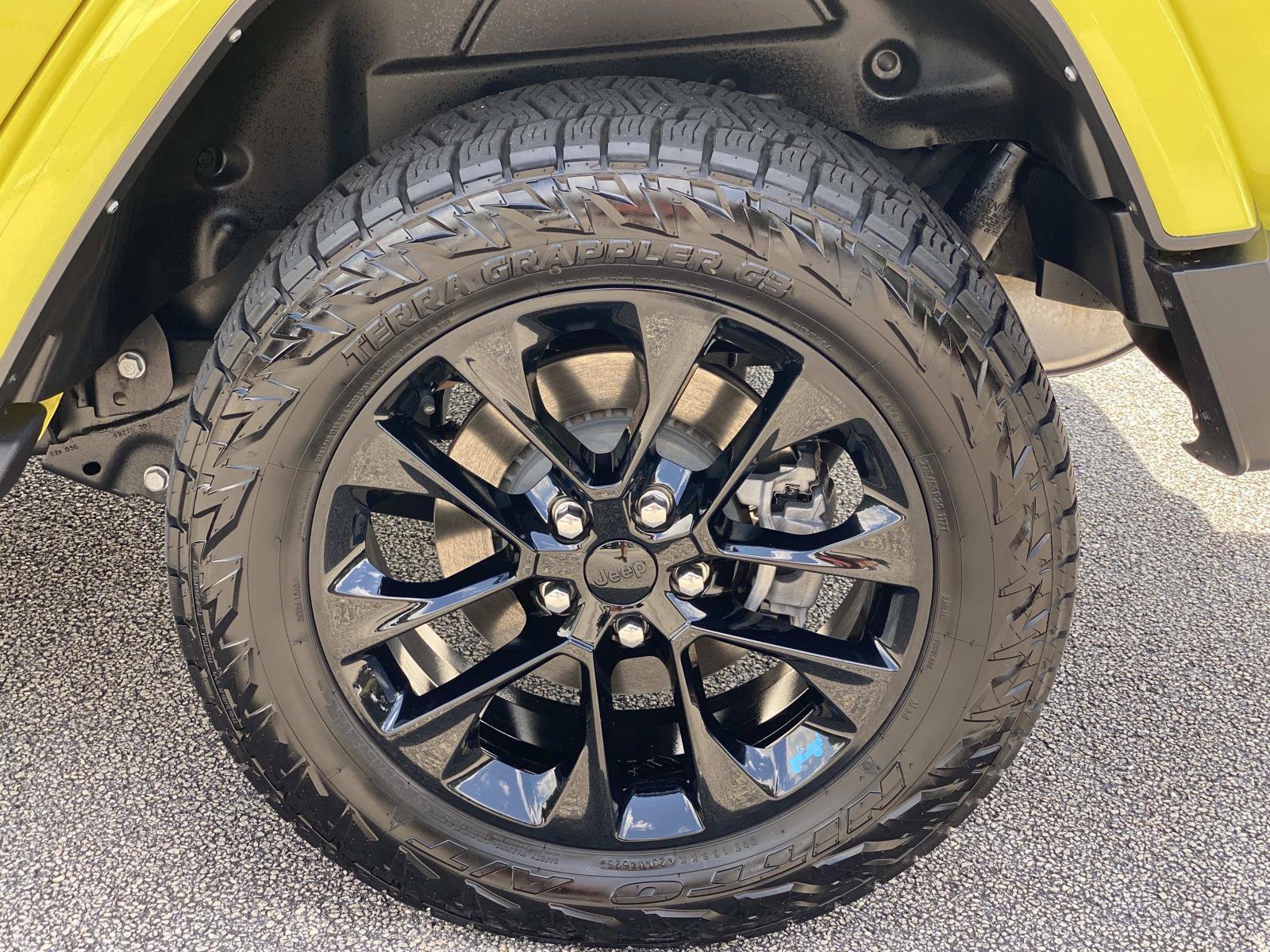 Used 2022 Jeep Wrangler Unlimited Sahara w/ Cold Weather Group AWD/4WD image 15