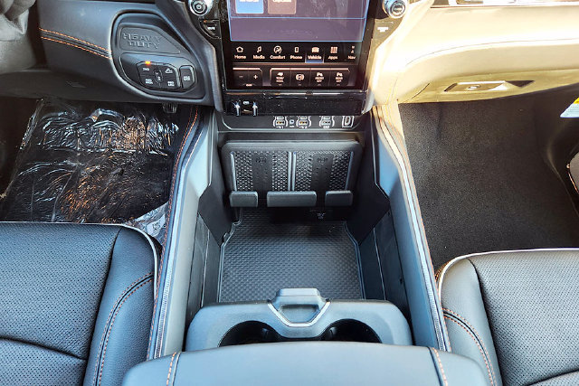 New 2027 RAM 2500 4x4 Crew Cab image 15