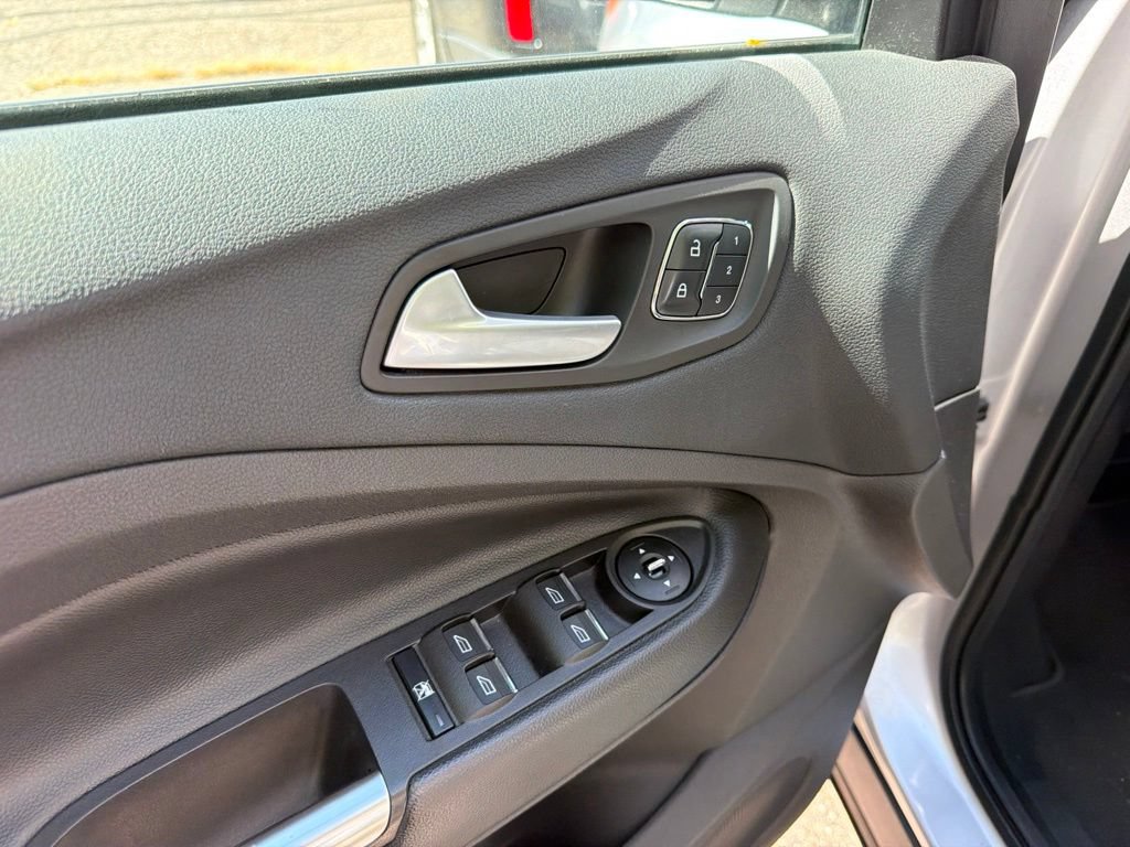 Used 2016 Ford Escape Titanium w/ Equipment Group 301A AWD/4WD image 8
