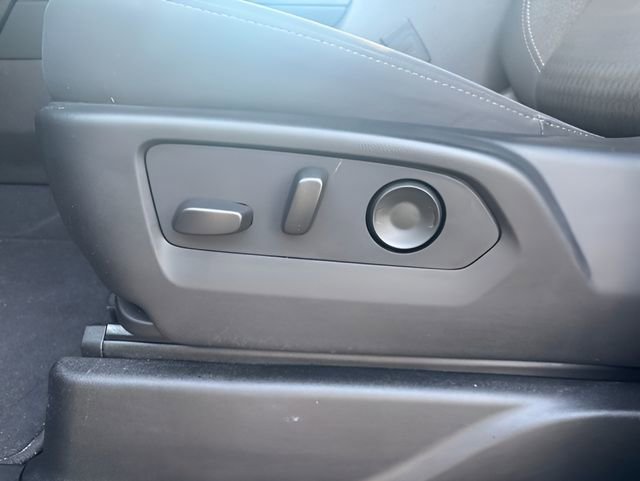 Used 2024 GMC Yukon SLE w/ Max Trailering Package AWD/4WD image 12