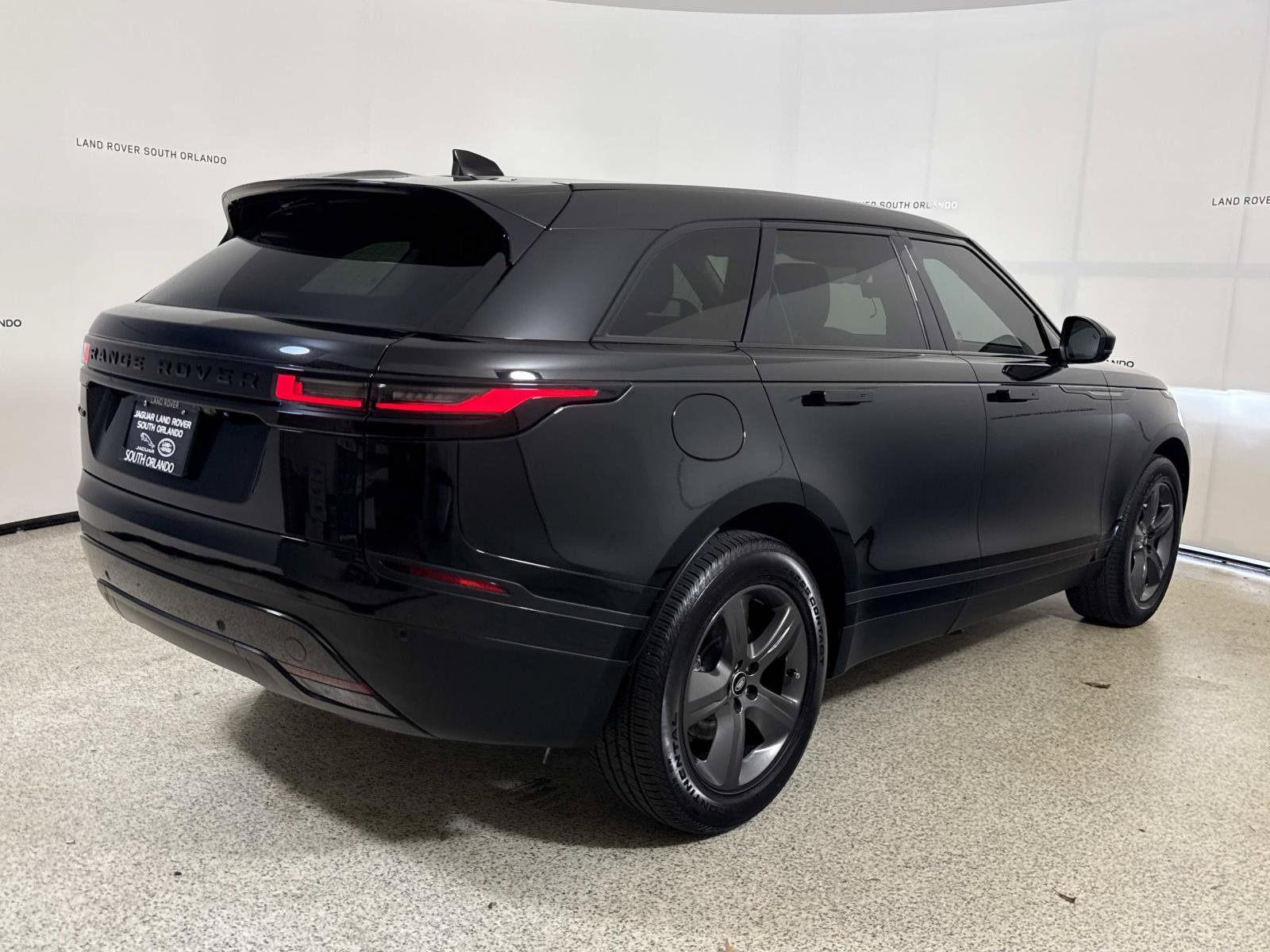 Used 2024 Land Rover Range Rover Velar S AWD/4WD image 5