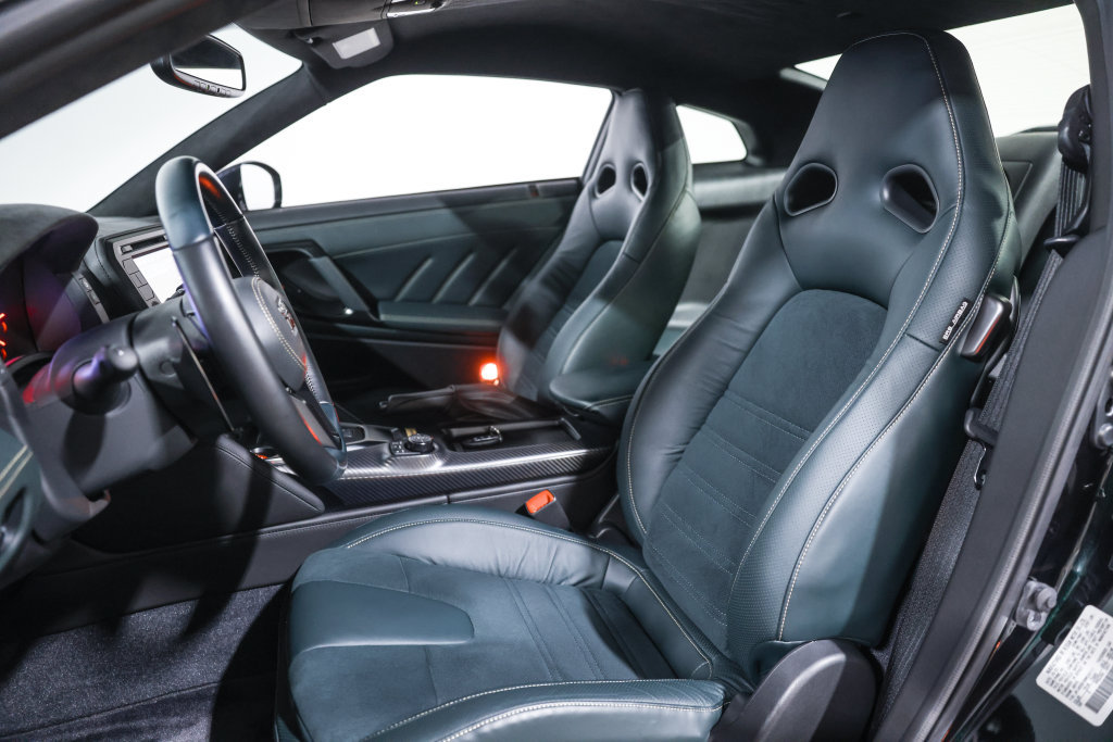Used 2024 Nissan GT-R w/ Floor Mat Package AWD/4WD image 22