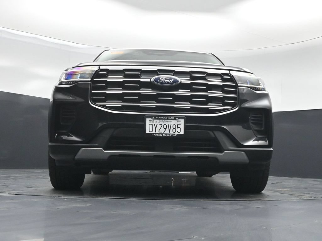 Used 2025 Ford Explorer Active AWD/4WD image 45