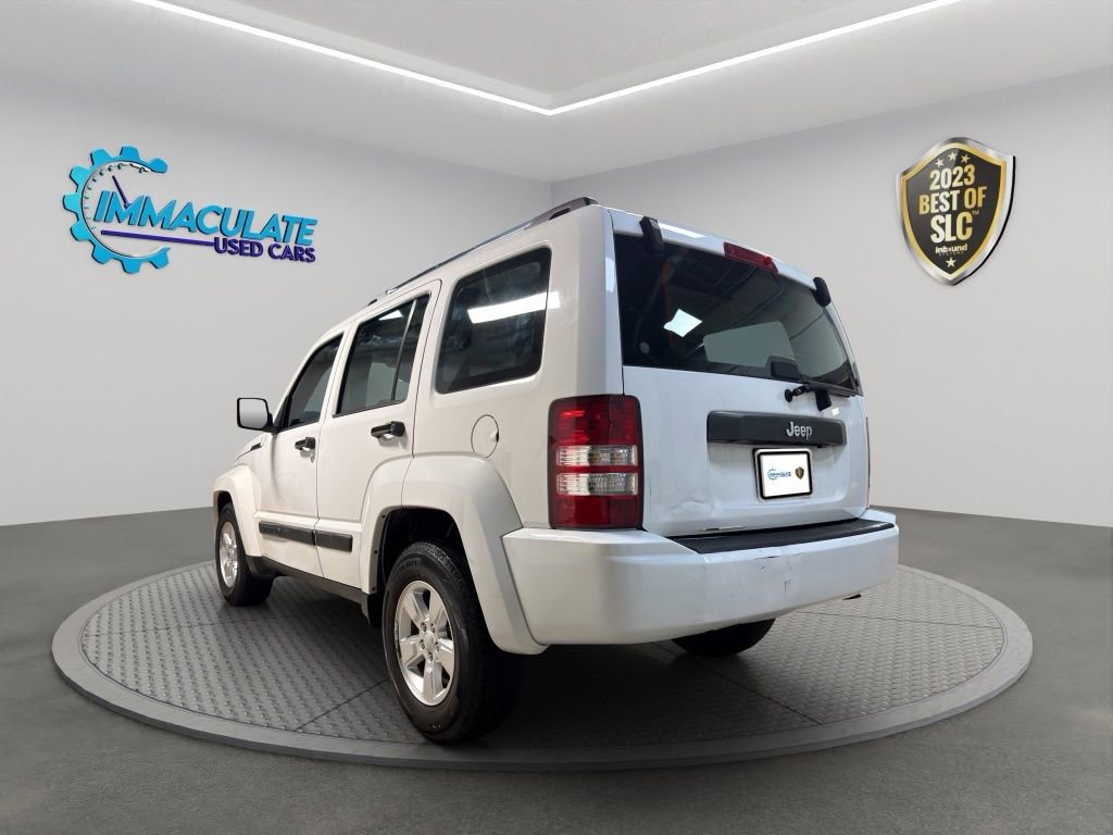 Used 2012 Jeep Liberty Sport RWD image 3