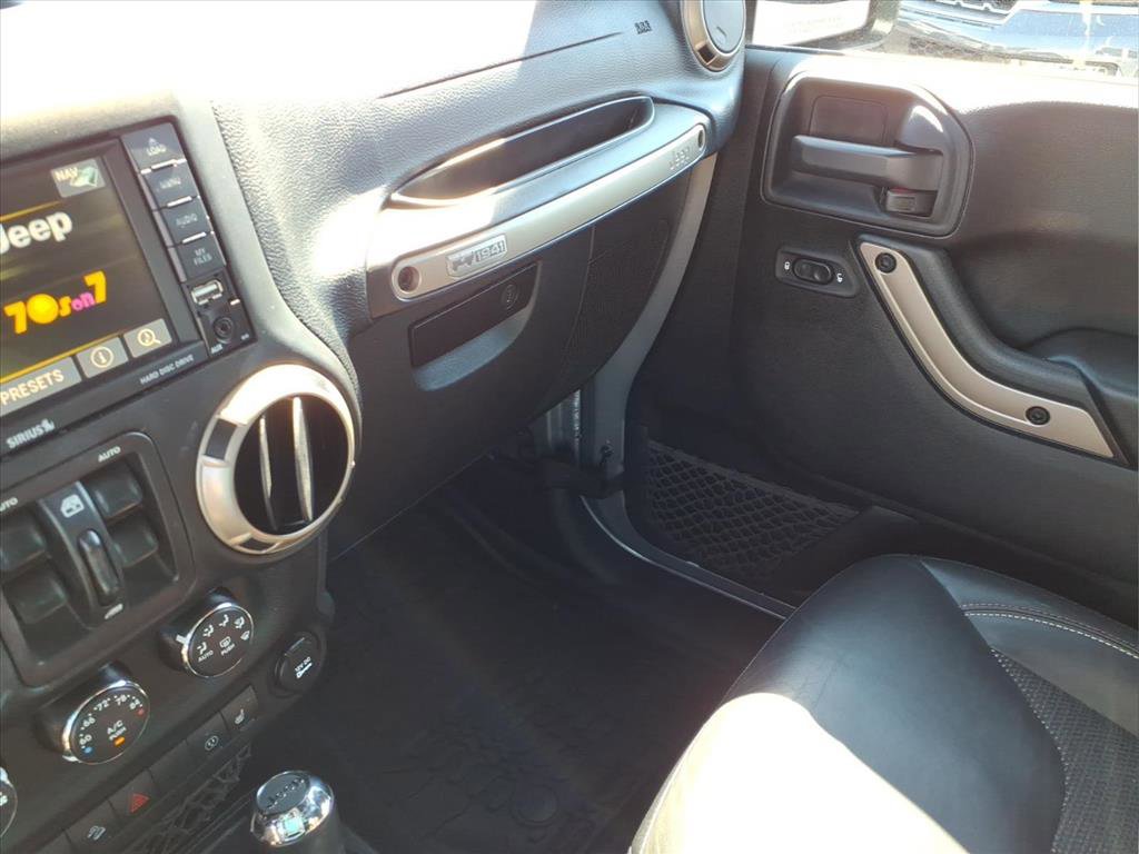 Used 2017 Jeep Wrangler 75th Anniversary image 25