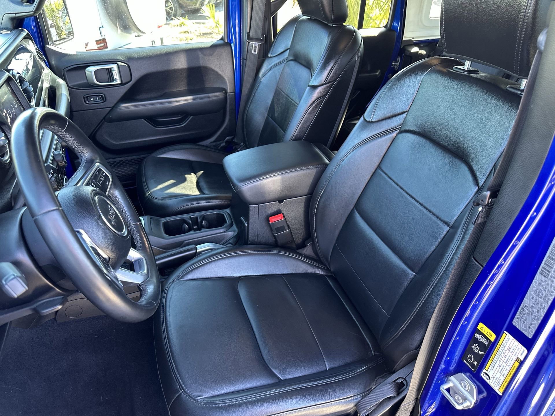 Used 2020 Jeep Wrangler Unlimited Sahara image 21